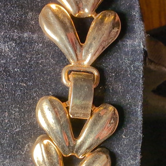 Gold Tone Leaf Collar Necklace - Picture 3 of 4